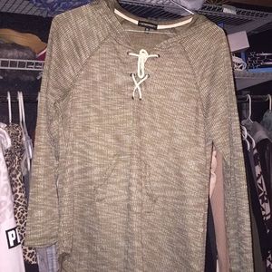 Long sleeve with good good condition barely worn
